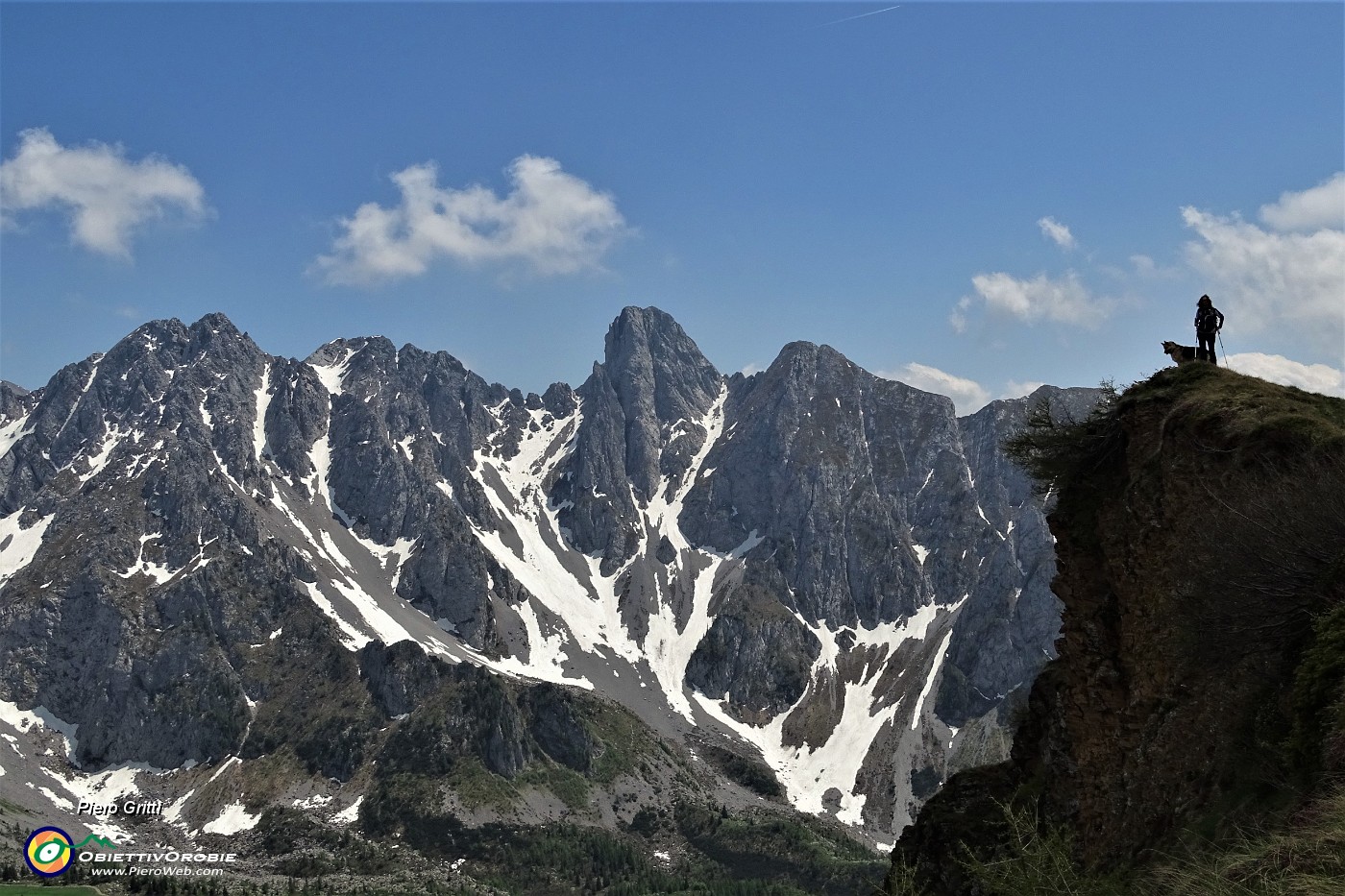 53 Sul cocuzzolo della montagna vista sul Cimon della Bagozza.JPG